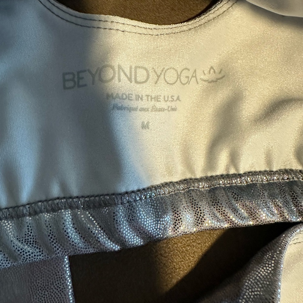 Beyond Yoga Metallic Silver Activewear Set NWT - Picture 7 of 9